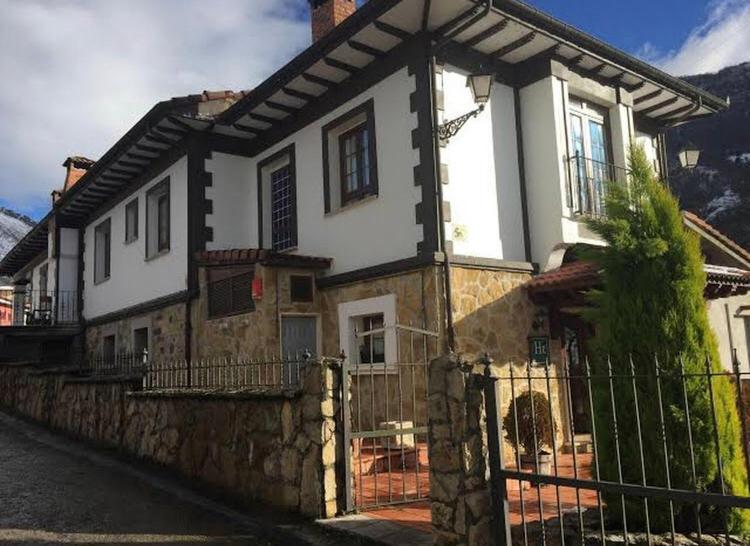 Hotel Restaurante La Carasca Орле Экстерьер фото