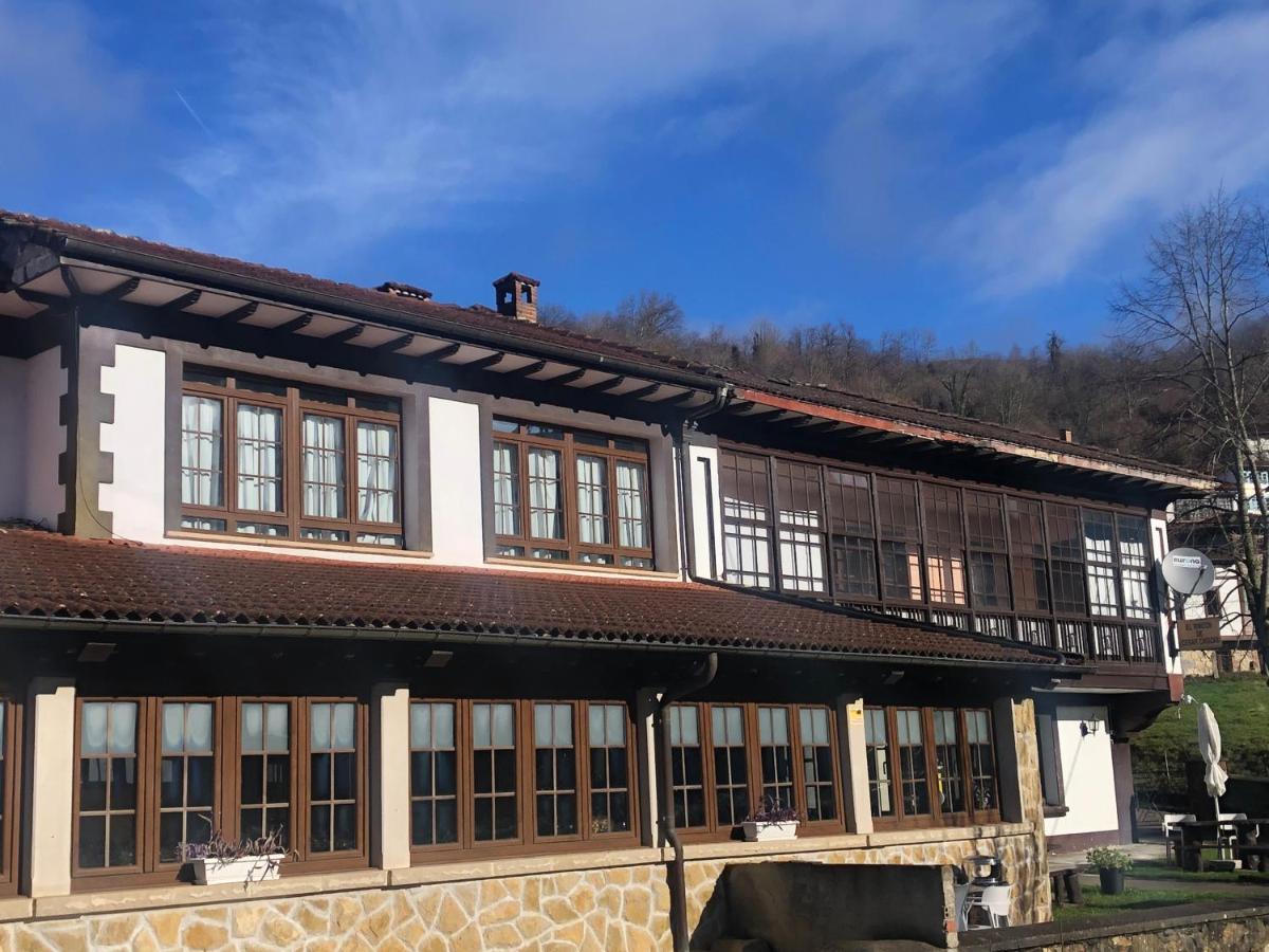 Hotel Restaurante La Carasca Орле Экстерьер фото